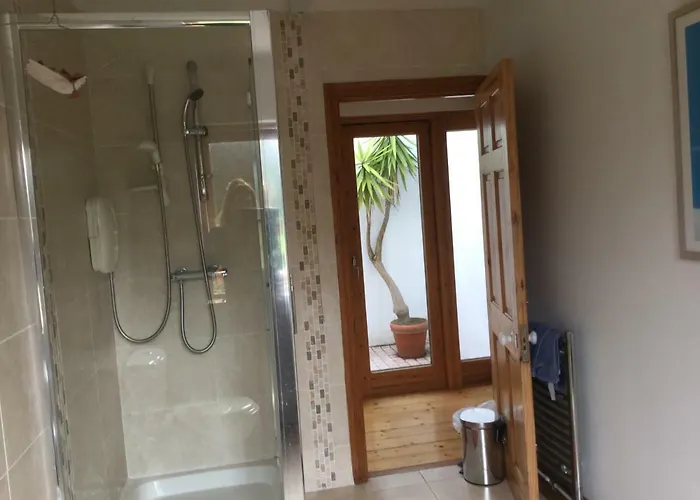 Large 5 Bedroom In Shankill South ダブリン