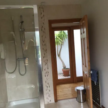 Large 5 Bedroom In Shankill South Дублин