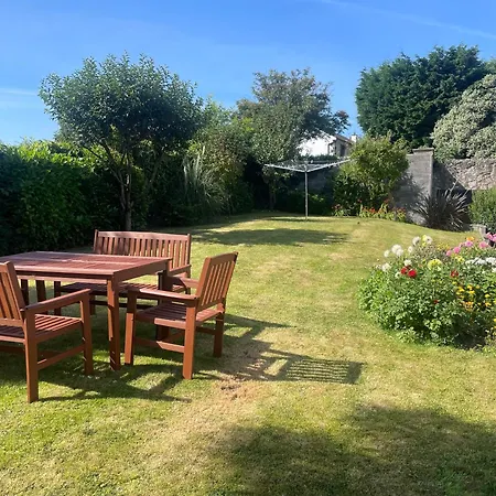 Dom wakacyjny Large 5 Bedroom In Shankill South Dublin