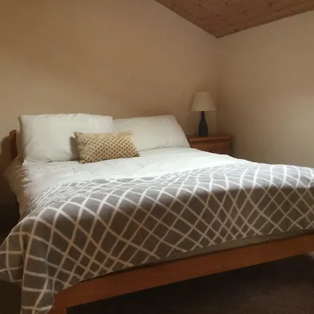 Large 5 Bedroom In Shankill South بيت للعطل دبلن