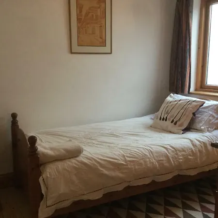 Large 5 Bedroom In Shankill South Vakantiehuis *