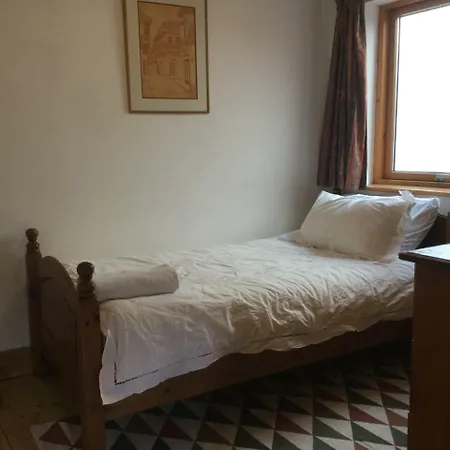 Dom wakacyjny Large 5 Bedroom In Shankill South