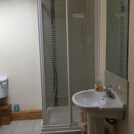 بيت للعطل Large 5 Bedroom In Shankill South *