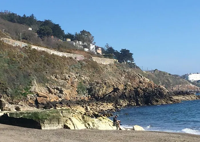 Large 5 Bedroom In Shankill South Tatil Evi *