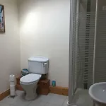 بيت للعطل Large 5 Bedroom In Shankill South *