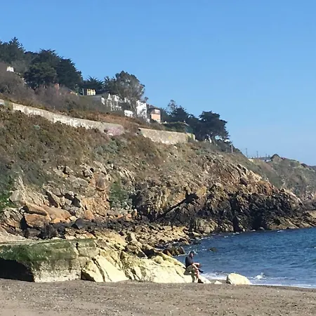 Large 5 Bedroom In Shankill South 度假居 *